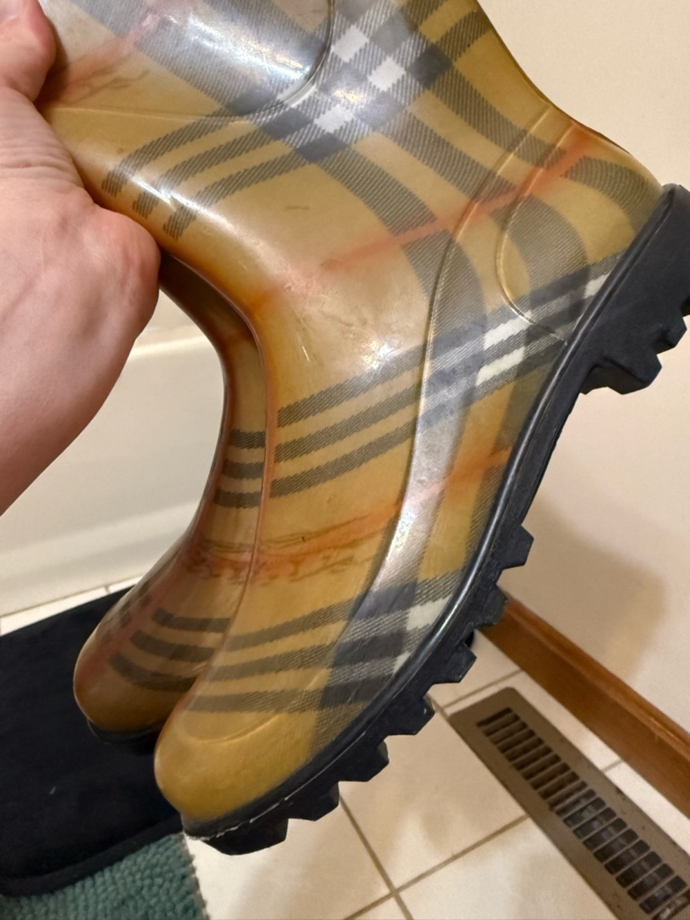 Burberry | Classic Plaid Rain Boots Italian size 37 - Picture 13 of 15